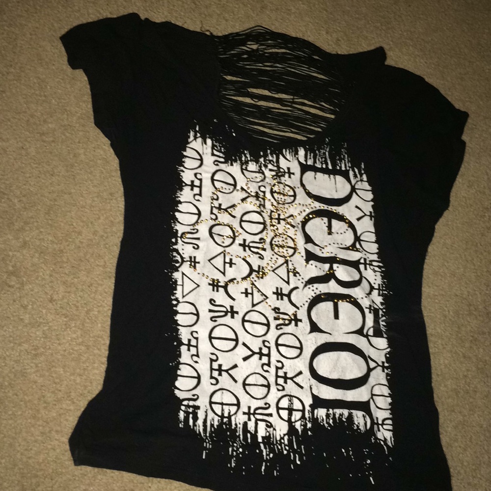 Cool t- shirt with open back black white and gold